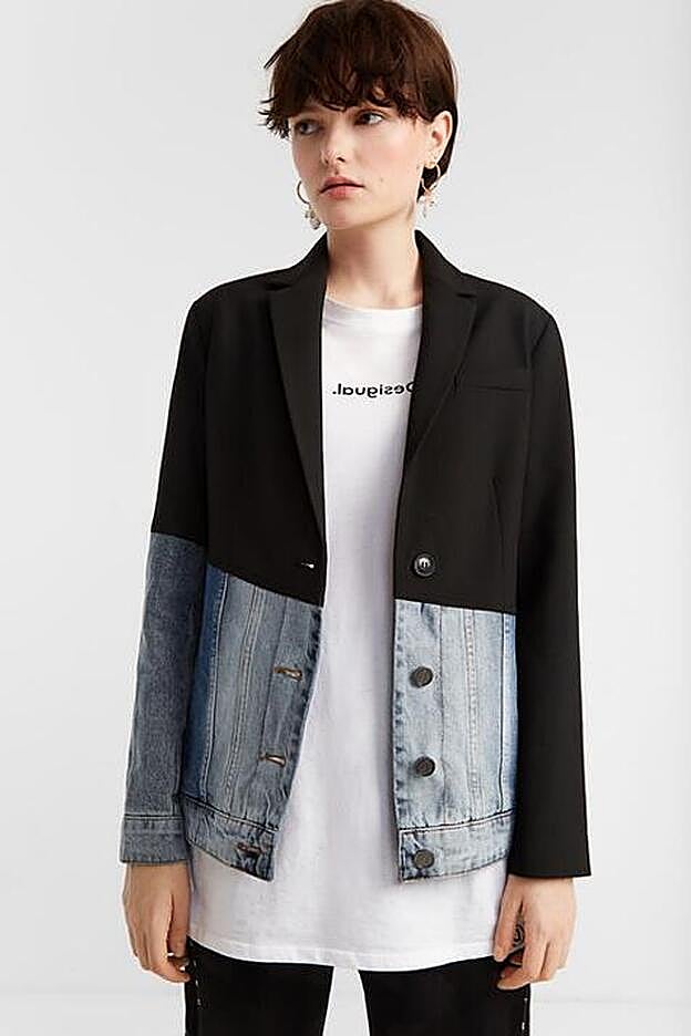 Desigual tiene en su nueva colección un interesantísimo híbrido entre americana negra y cazadora vaquera.