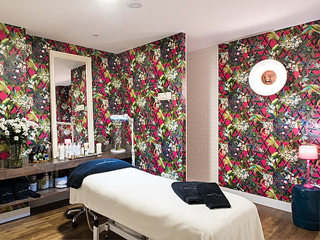 Eugenia silva es otra de las famosas que adora Ultherapy. Ella se realiza el tratamiento en