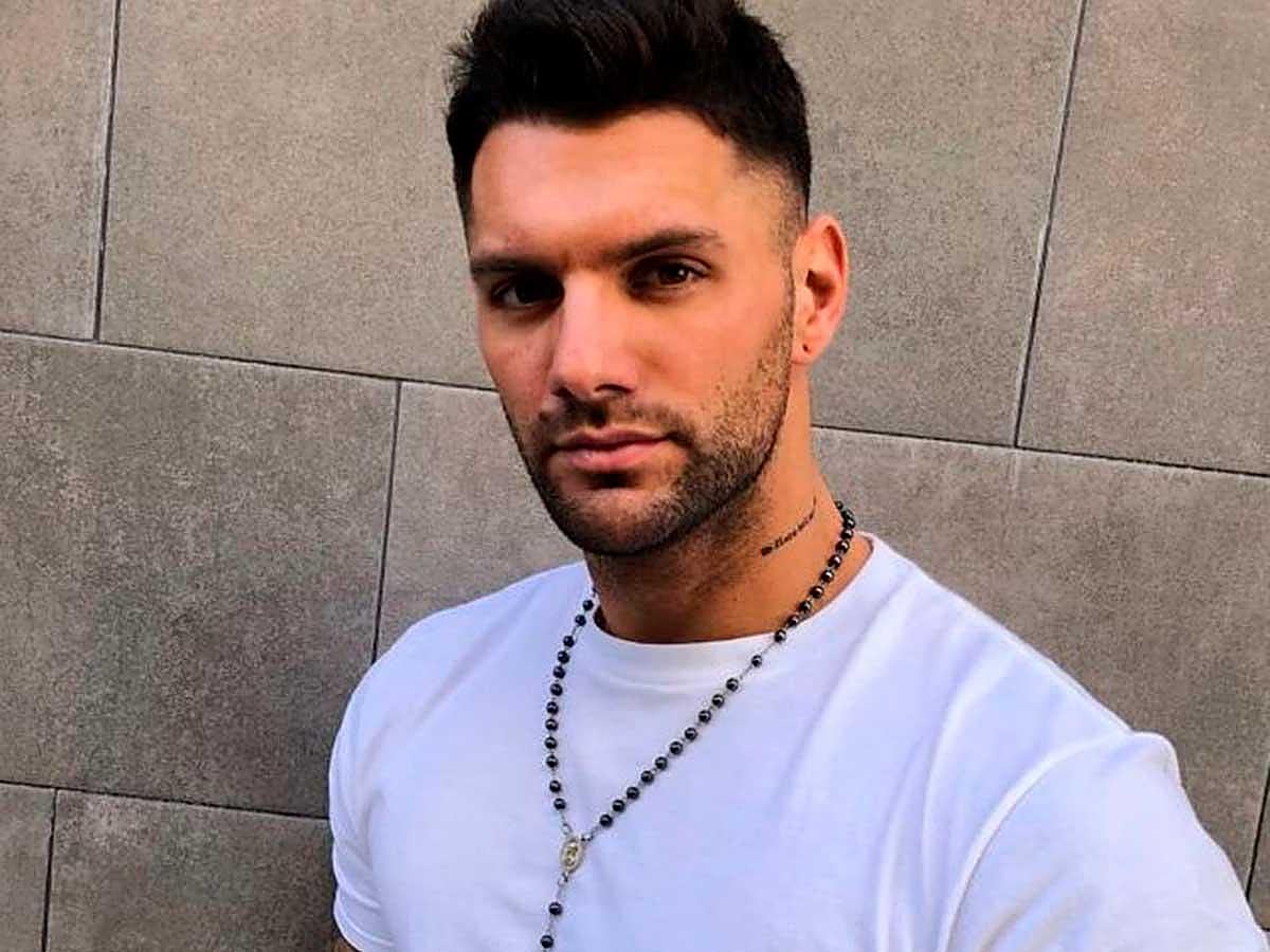 Albert Barranco fue el primer confirmado. Fue en 'Mujeres y Hombres y Viceversa', programa que le dio la fama, donde se descubrió que sería uno de los concursantes de 'Supervivientes 2020'.