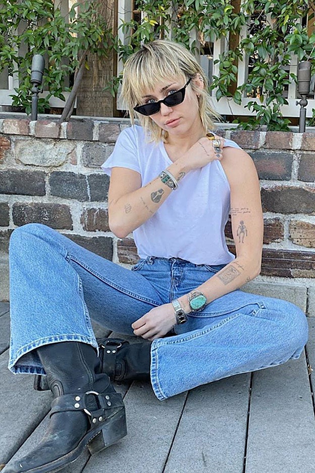 Miley Cirus ha sorprendido en estos últimos meses con un mullet andrógino.