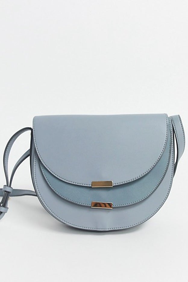 Otro favorito de esta selección, un diseño de Warehouse con dos solapas.