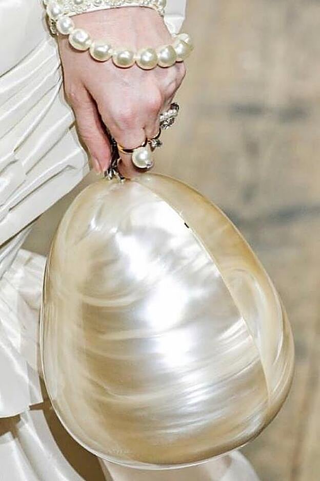 Pesa medio kilo vacío, pero qué más da.