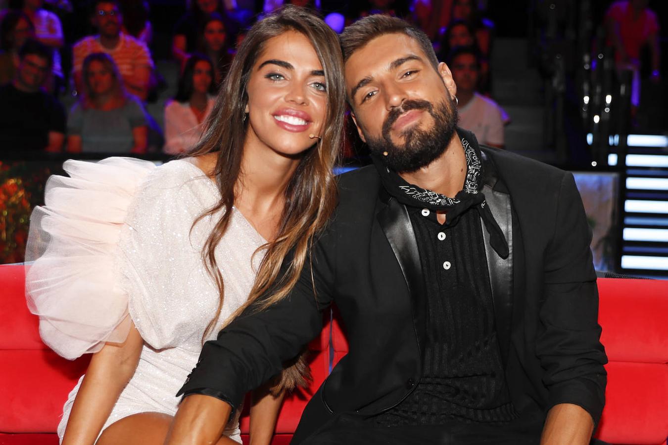 Violeta Mangriñán y Fabio Colorocchio comenzaron su romance la pasada primavera en la isla de 'Supervivientes' y, aunque no eran muchos los que apostaban por este amor, este 14 de febrero celebrarán su primer San Valentín como pareja.