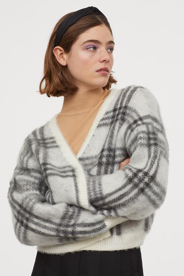 Chaqueta de punto de estampado de cuadros de H&M (29,99 euros).