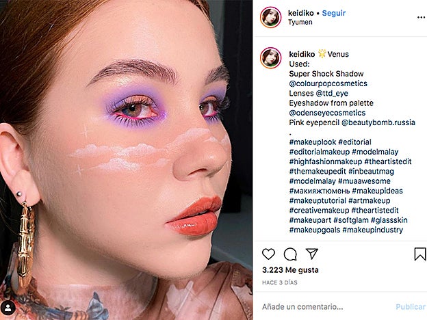 La maquilladora rusa Keidiko ha optado por maquillar sus mejillas con nubes blancas y colorete rosado, y sus ojos con sombra lila.