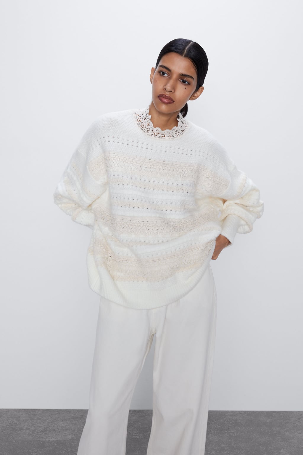 Jersey de punto con encaje. (29,95 euros).