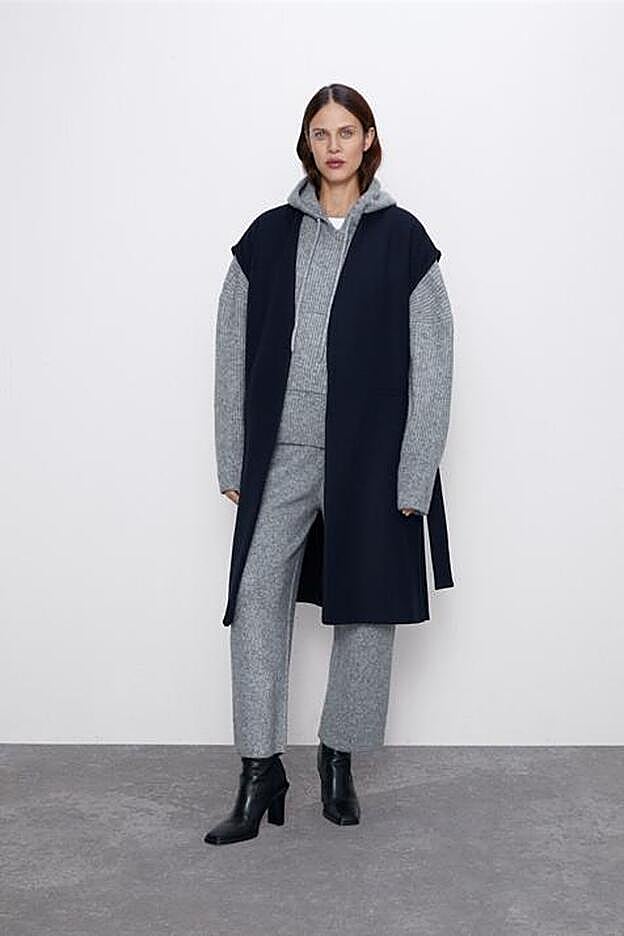 Este es el pantalón de punto de Zara que te proponemos para copiar el look pijamero de Sara Carbonero.