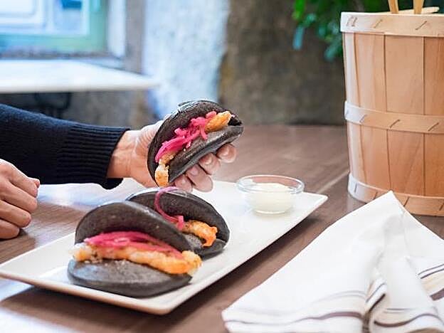 Bao negro con langostinos del restaurante Le Cocó