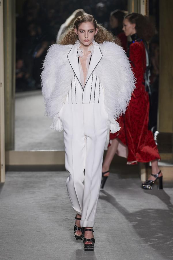 Desfile de Philosophy by Lorenzo Serafini