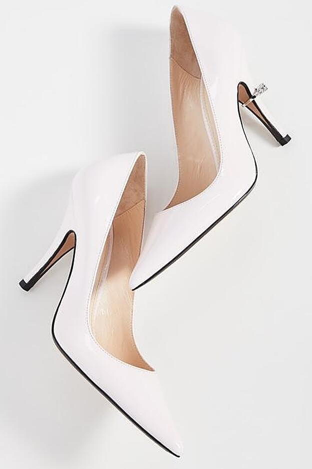 Los zapatos de novia diseñados por Marc Jacobs con un anillo en el tacón.