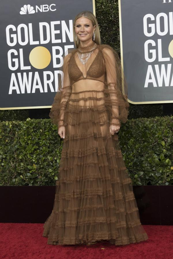 Gwyneth Paltrow lució un vestido transparente de Fendi en los  Globos de Oro .