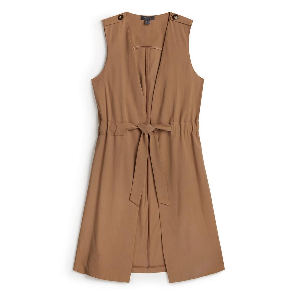 Chaleco camel con cinturón. (23 euros).