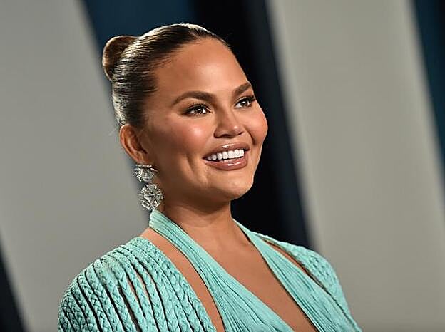 Chrissy Teigen presume de sonrisa perfecta