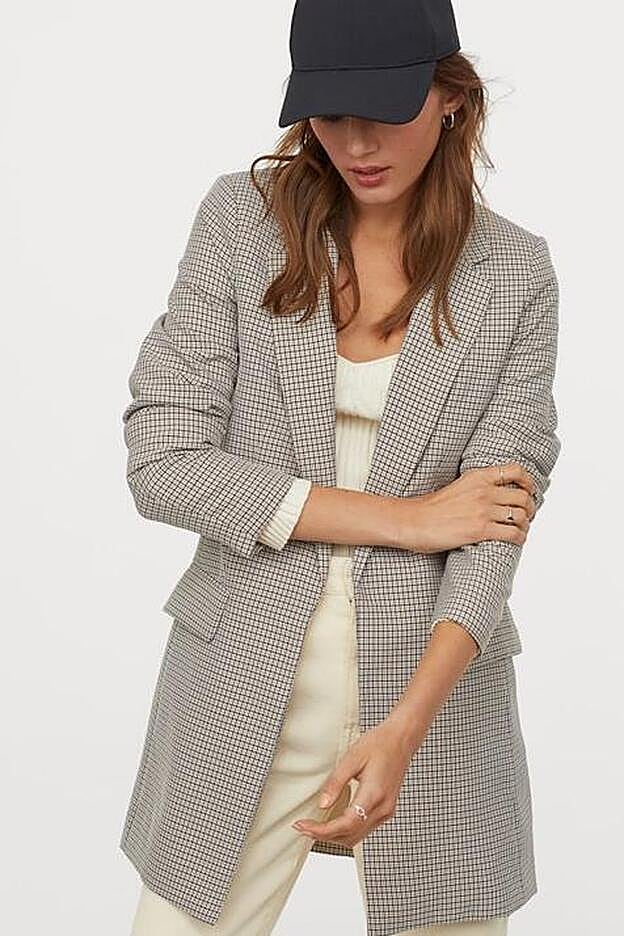 Seguiremos llevan americanas de cuadros, pero en tonos preferiblemente claros.