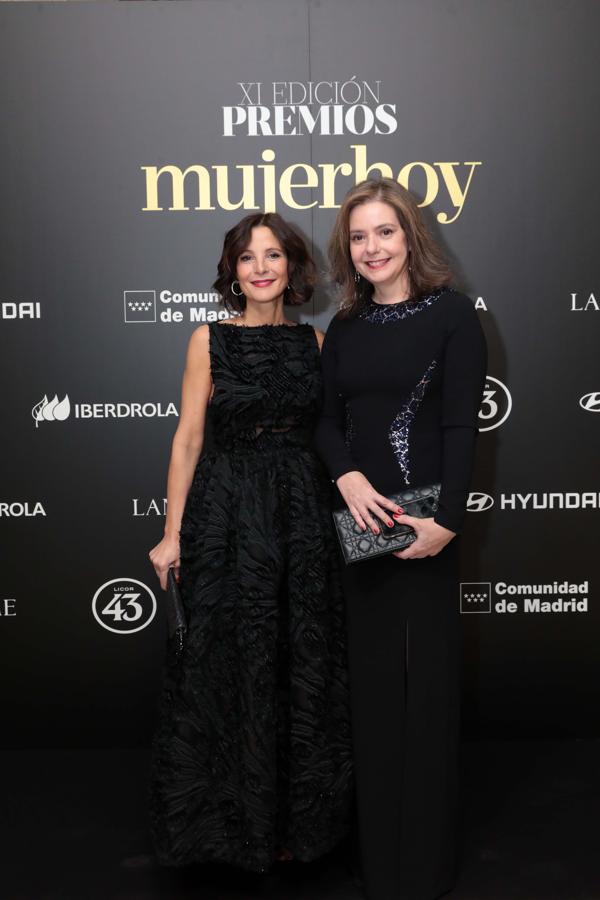 Laura Ruiz de Galarreta, directora general de Taller de Editores y Lourdes Garzón, directora de Mujerhoy.