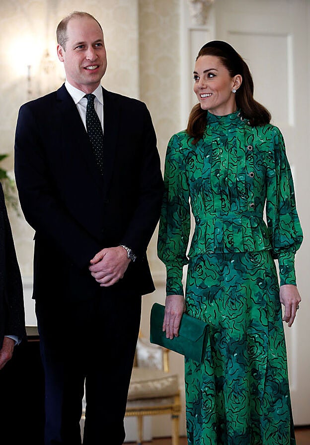 Kate Middleton llevó un vestido estampado de cintura de peplum.