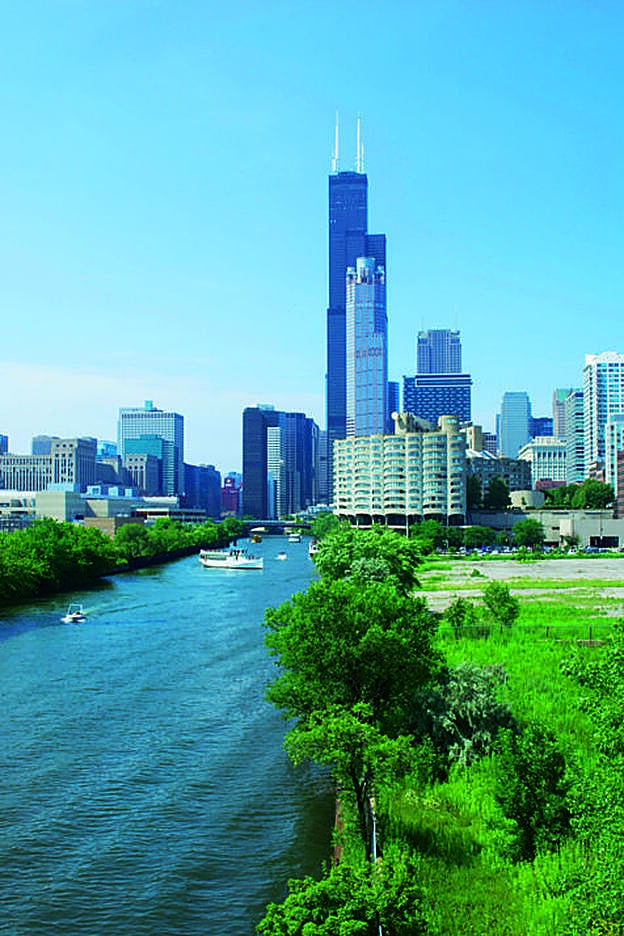 La Willis Tower (antes Sears) marca el perfil de la ciudad.