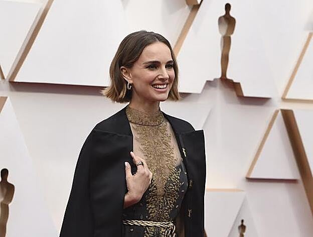 Natalie Portman y su reinvindicativa capa de Dior