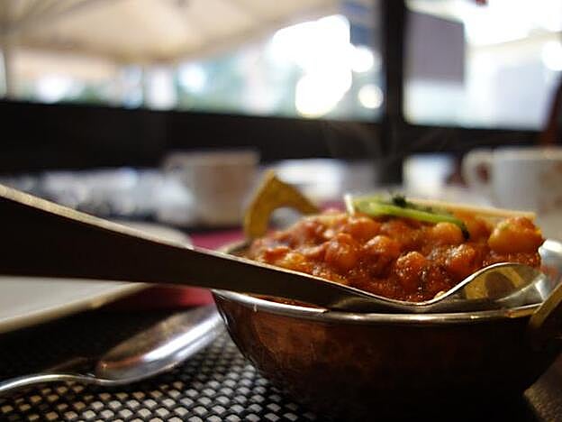 Escoge los potajes sin carne para no añadir calorías.