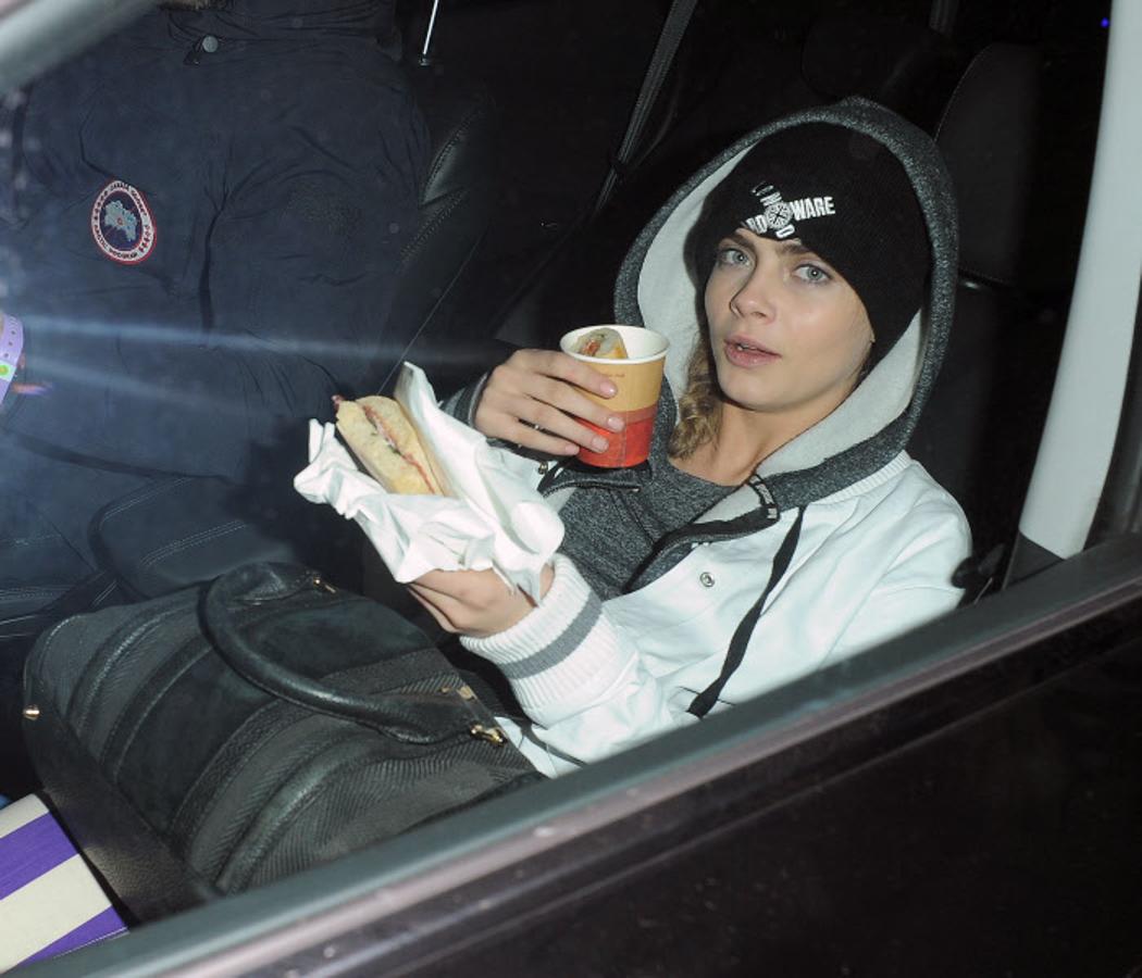 Otra modelo que se escapa de la dieta y no duda en atiborrarse de comida basura, en especial, las hamburguesas.