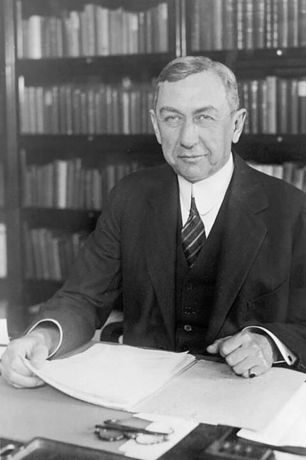 Ivy Lee en su despacho