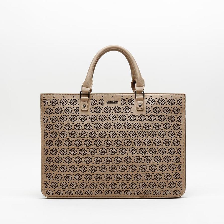 Este maletín portadocumentos de Misako nos ha gustado porque te permitirá llevar cómodamente el ordenador portátil sin renunciar a un estilo más clásico y elegante (32,99€).