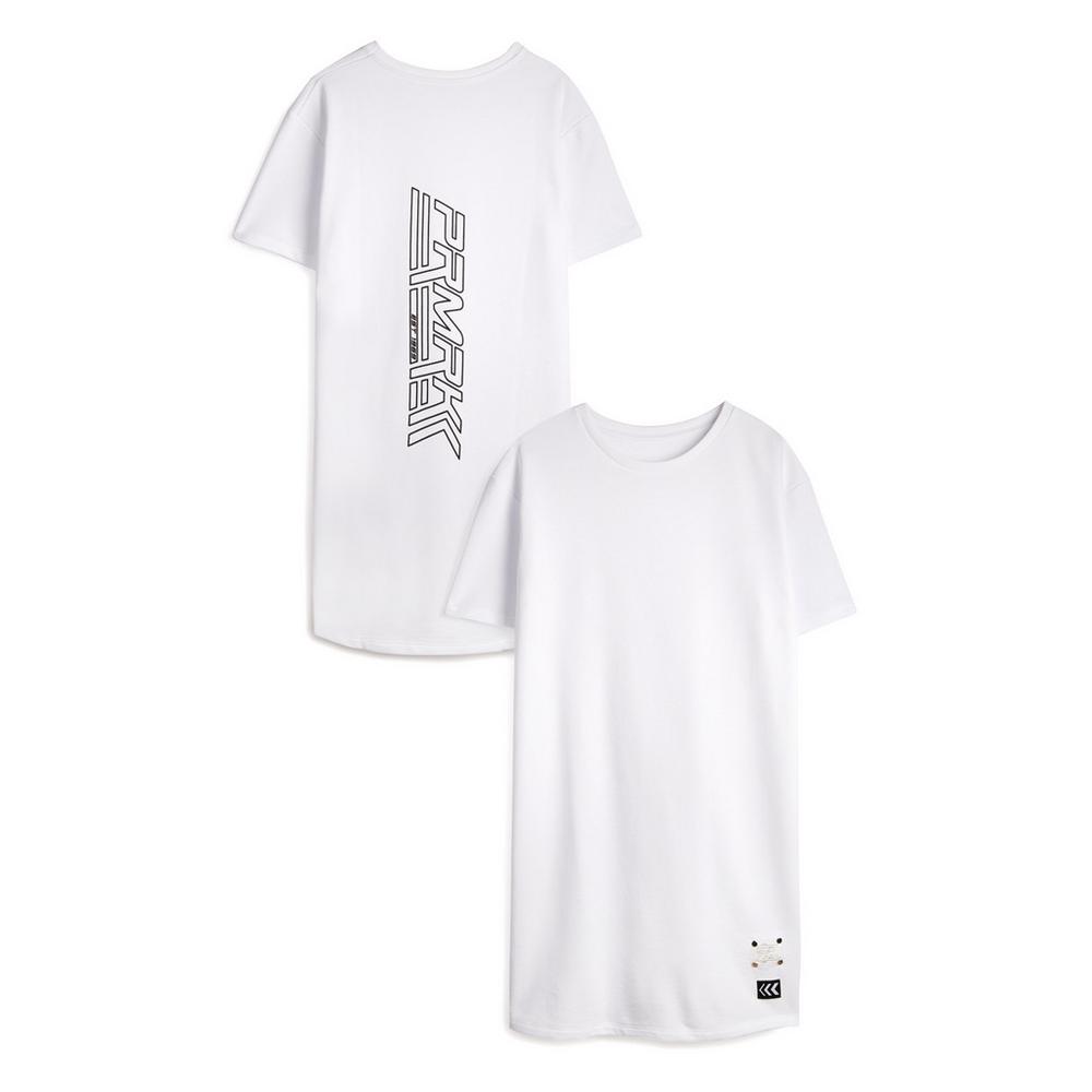 Sudadera-vestido blanco oversize de Primark. (12 euros).