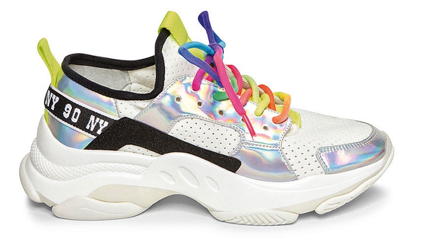 Con cordones multicolores, de Steve Madden (119 €).