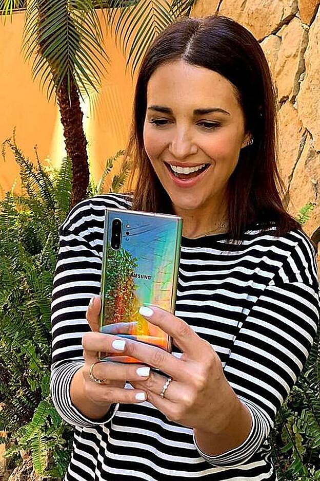 Paula Echevarría, al igual que otros muchos famosos, recurren a aplicaciones de videollamadas para ver a los suyos.