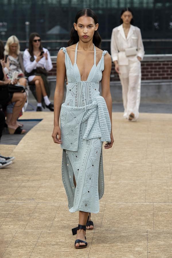 Propuesta de la firma Jonathan Simkhai.