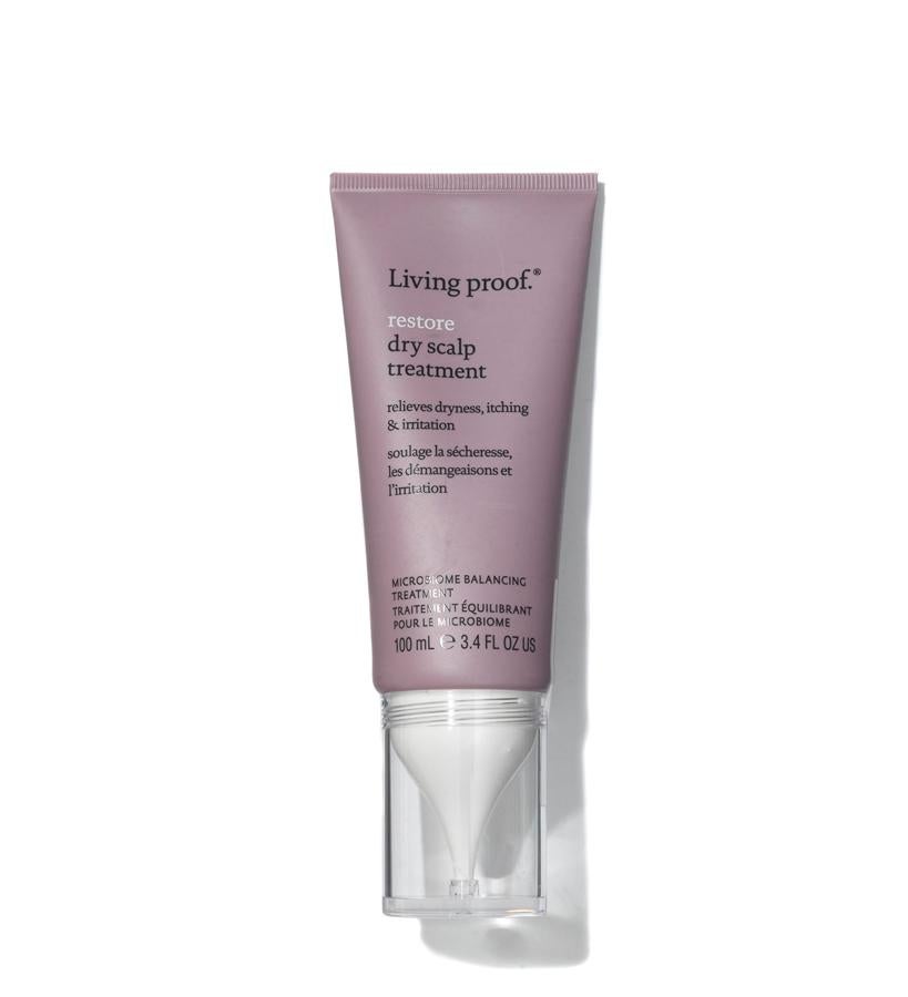 Calma al instante le descamación, irritación y picazón. Su fórmula incluye tecnología Molecular a base de ácido hialurónico que te proporciona hidratación instantánea y duradera. Su complejo de equilibrio microbiótico con Vitamina B3 equilibra el ecosistema natural de tu cuero cabelludo para conseguir resultados duraderos. Se absorbe rápidamente, sin peso ni residuos. (29 €).