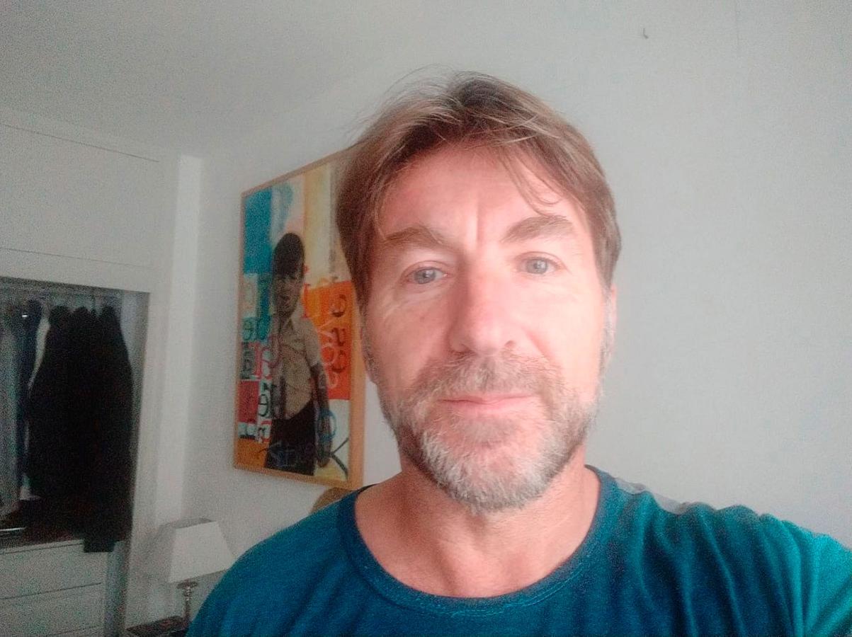 Antonio de la Torre hace una bonita reflexión en medio de la crisis del coronavirus: "Nos creemos dioses y luego llega un virus y nos pone en nuestro lugar. Somos capaces de lo peor y lo mejor, totalmente imprevisibles. En la adversidad encontramos también muchísima belleza”.