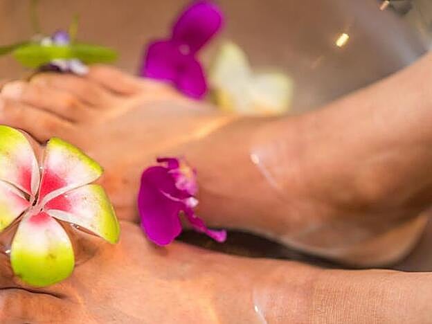 Las flores solo son para ambientar, no son imprescindibles.