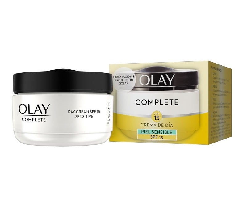 Si lo que buscas es hidratación y protección diaria para pieles sensibles, la crema de día  Complete de Olay  es una opción perfecta. Su fórmula con aloe vera, vitaminas B3 y E y Provitamina B5 mimará tu piel durante todo el confinamiento.