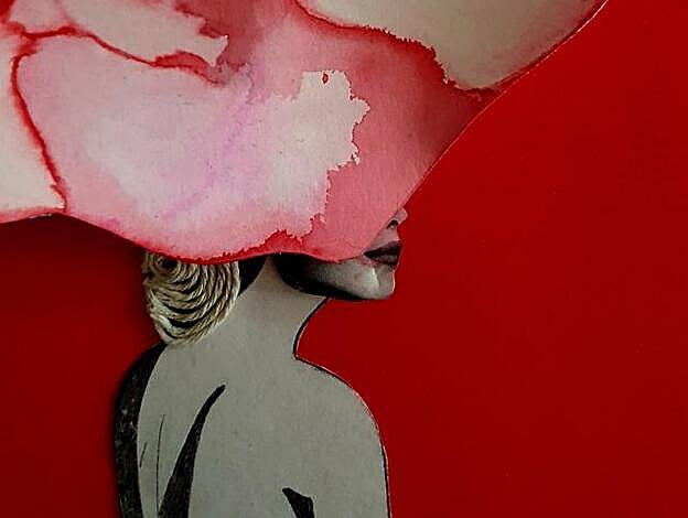 Si no dejas que la acuarela se seque y la apoyas sobre el collage, el papel de los recortes te absorberá parte del color. Solo tienes que tener un poco de paciencia.