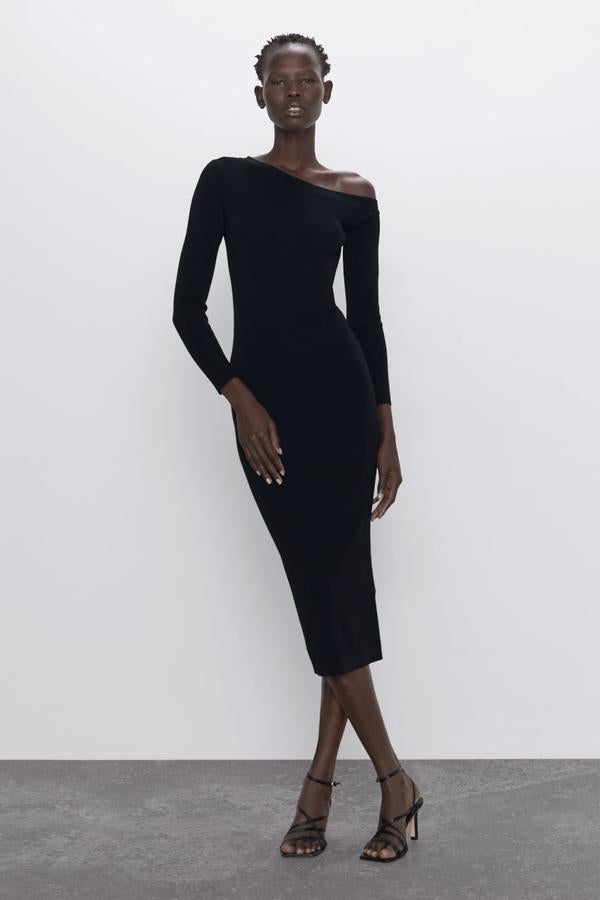 O este, también de Zara, con escote asimétrico y en color negro. ¡Es lo más!