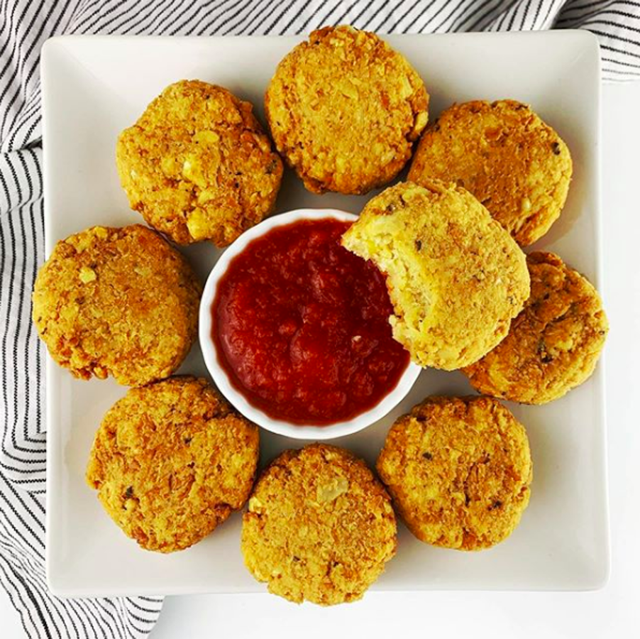 En la cuenta de la asturiana Aída Lídice, autora del libro de recetas que lleva el nombre de su cuenta  Begin Vegan Begun , podrás encontrar un montón de recetas para hacer en la cuarentena. Como todas las cuentas de esta selección la de Aída apuesta por un estilo de vida cuya máxima es el respeto y el amor por los animales y el medioambiente sin dejar de seguir disfrutando de una cocina llena de sabor y creativa. Increíbles sus boniatos asados rellenos y sus fingers de queso vegano.