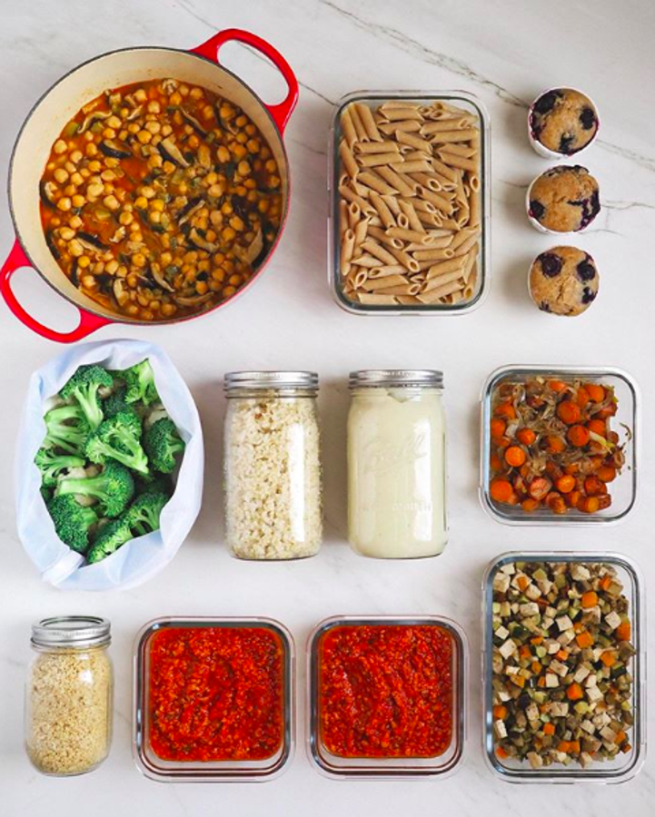 La galería de Gloria Carrión es de lo más cuidada y colorida, llena de platos muy atractivos para grandes y pequeños. Gloria, autora del libro Recetas veganas fáciles, te va a enseñar en  @lagloriavegana  desde cómo hacer el famoso Batch Cooking semanal estilo vegano, hasta a elaborar barritas energéticas deliciosas. ¡No le pierdas la pista!