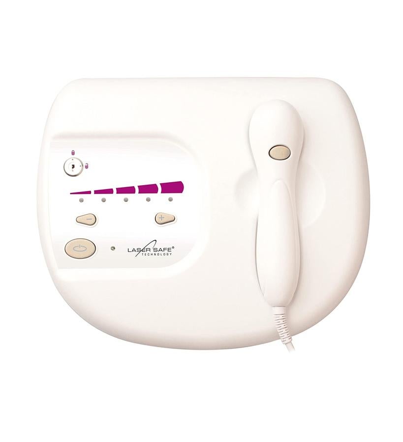 Láser de uso doméstico, prácticamente indoloro que no necesita cremas anti dolor, gel de aloe vera, ni gafas de seguridad. Sistema de depilación vello a vello, tanto para hombres como mujeres. Ideal para piernas, brazos, axilas, línea de bikini y el vello facial. Está clínicamente probado.  Depiladora Láser Rio Beauty  (209 €).