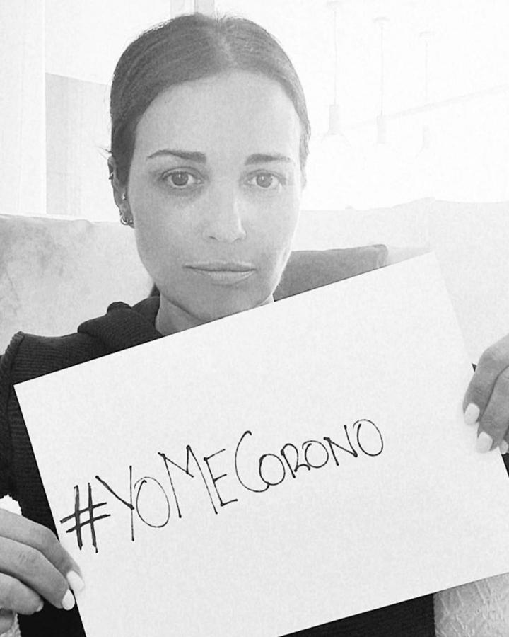 Paula Echevarría está mostrando a través de las redes gran parte de su cuarentena. Sesiones de entrenamiento, maratones de series y ricas recetas que está cocinando su chef particular. La actriz pasa su confinamiento en compañía de su chico Miguel Torres en su espectacular casa de Madrid. Su hija Daniella también pasó unos días con ellos, para después instalarse con su padre, David Bustamante. En su Instagram, Paula se ha sumado a la campaña #yomecorono, para recaudar fondos para la investigación del coronavirus.