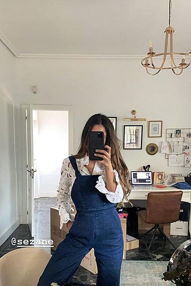 La influencer, en una de las fotos que colgó con el peto.