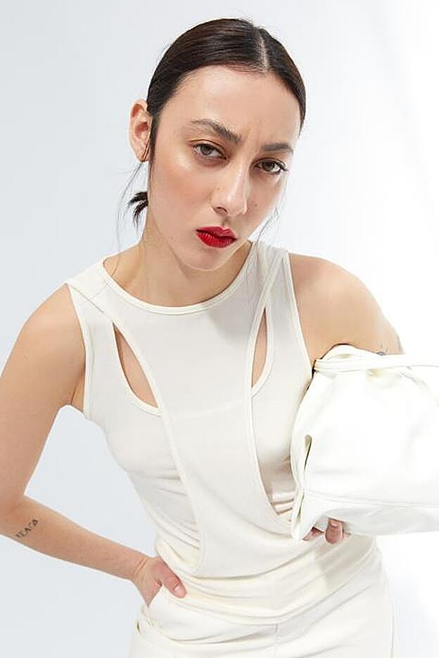 La camiseta de tirantes de Sfera es, también, espectacular.