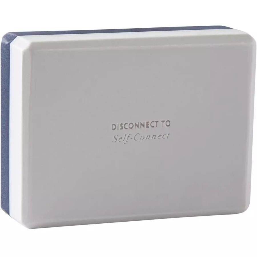 Practicar yoga en casa se ha convertido en un básico durante estos días de confinamiento, y qué mejor que un bloque como este para progresar en las posturas de tus sesiones. Tiene un precio de 6,99 euros.