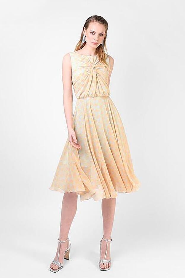 Nuestro vestido favorito de las rebajas de Victoria, por la combinación de colores.