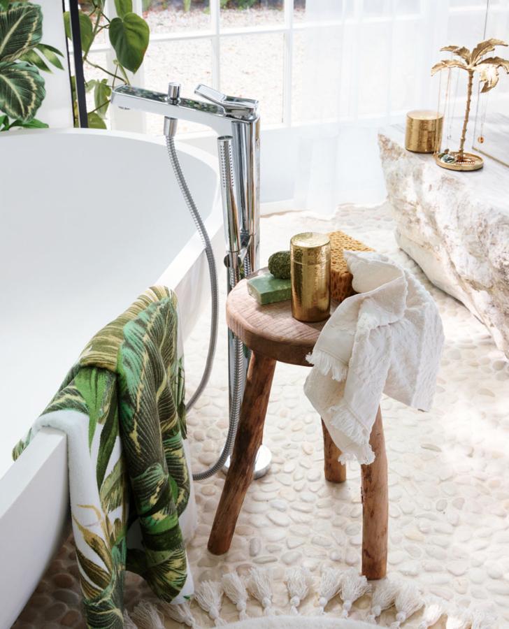 ¿Quién no querría un baño así? ¡Nosotras no podemos esperar a darle un nuevo aire al nuestro!