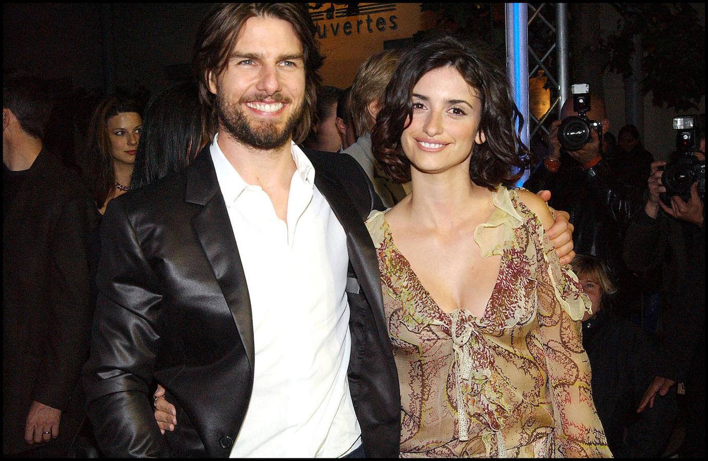 Sí, uno de los romances de española con criatura de Hollywood más sonados de nuestra historis, es el que Penélope Criz mantuvo con Tom Cruise en el año 2004. Muchos aseguan que la popularidad que la de Alcobendas tiene en la meca del cine, se la debe a él.