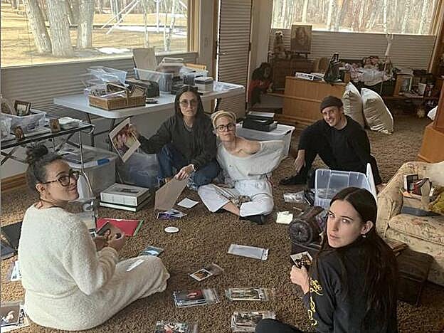 La familia pasando la cuarentena unida.