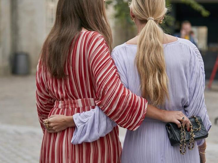 Fotos: Vestidos de invitada por menos de 20 euros de los Special Prices de Zara que se van a agotar y que podrás ponerte todo el verano