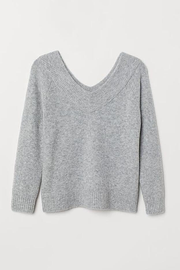 Ahora puedes comprar rebajado el jersey gris básico que te pondrás hasta en primavera.