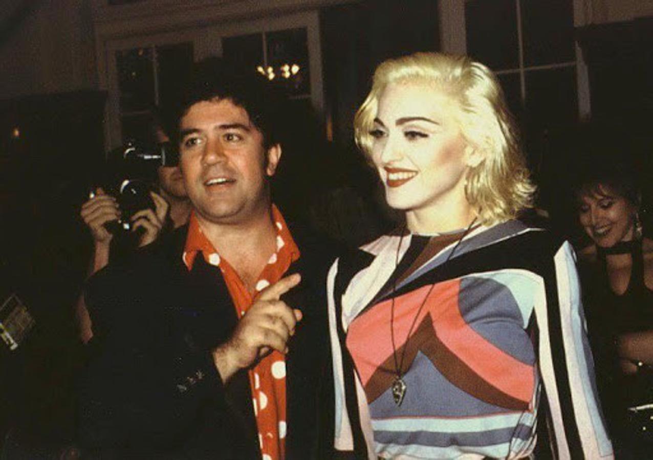 Ese verano, la gira llegó a Madrid y actuó el 27 de julio en el Vicente Calderón. Esa misma noche la cantante organizó una cena con Almodóvar y Antonio Banderas entre otros, escenas que forman parte del documental Truth or dare, y en el que se puede ver cómo Madonna intenta ganarse a toda costa el ‘cariño’ de Banderas. Algo que, muy a su pesar, nunca sucedió.